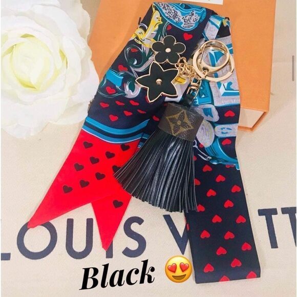 Tassel Charm Black  - Picture 1 of 2